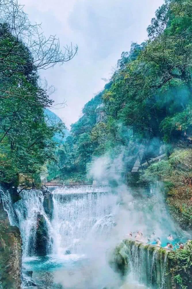 跳动的圆球